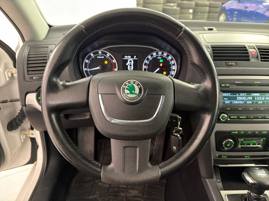 Skoda Octavia 2012 Valkoinen