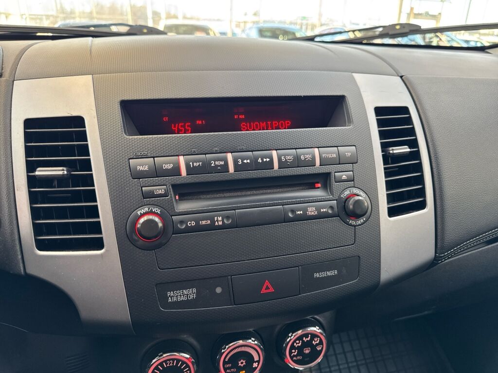 Mitsubishi Outlander 2011 Musta