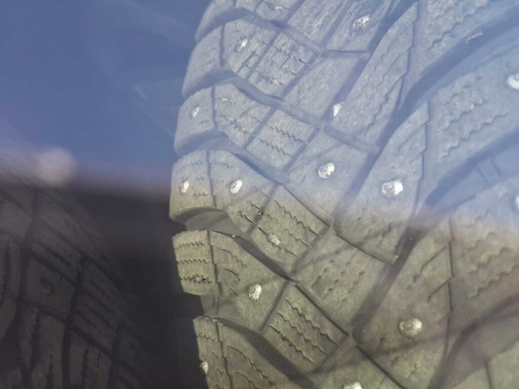 Toyota Avensis 2011 Harmaa