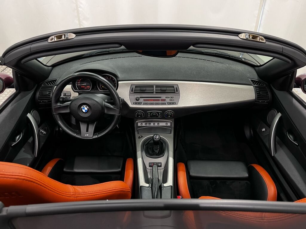 BMW Z4 2003 Punainen