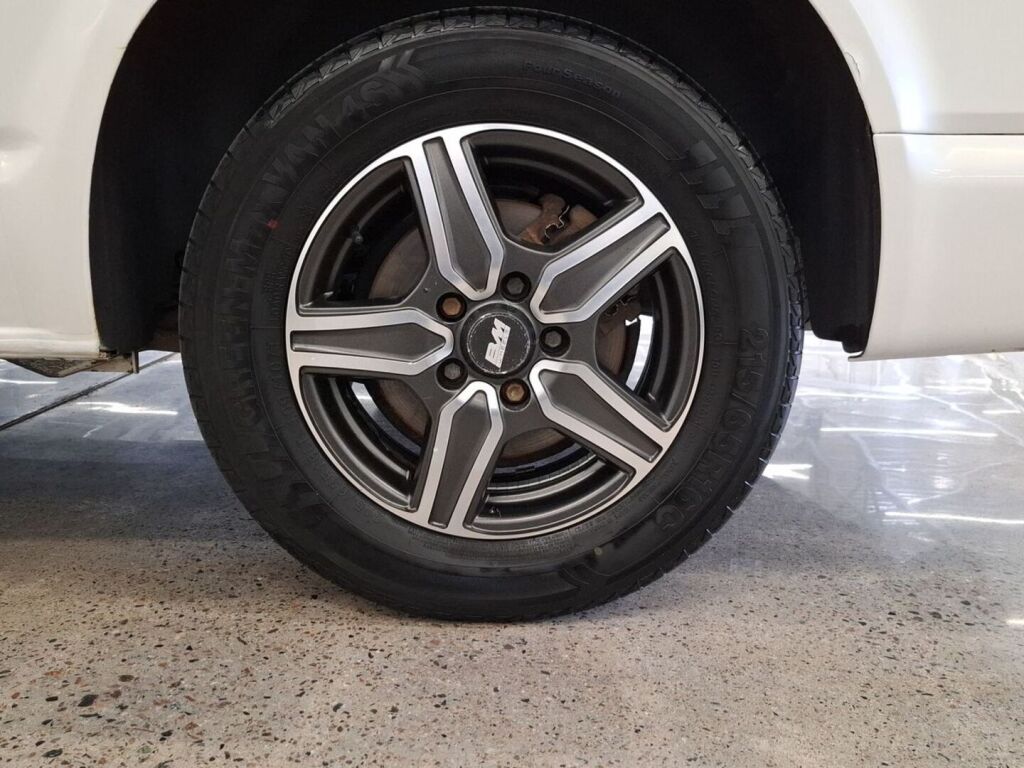 Volkswagen Caravelle 2012 Valkoinen