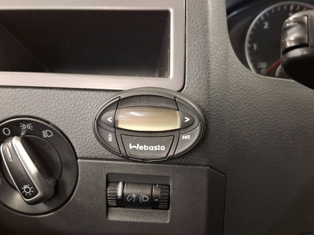 Volkswagen Caravelle 2012 Valkoinen