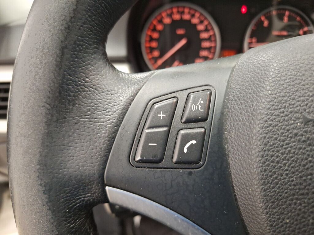 BMW 318 2011 Valkoinen