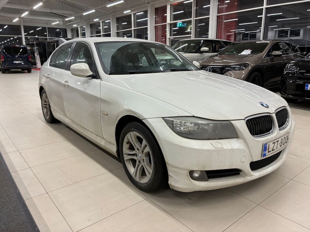 BMW 318 2011 Valkoinen