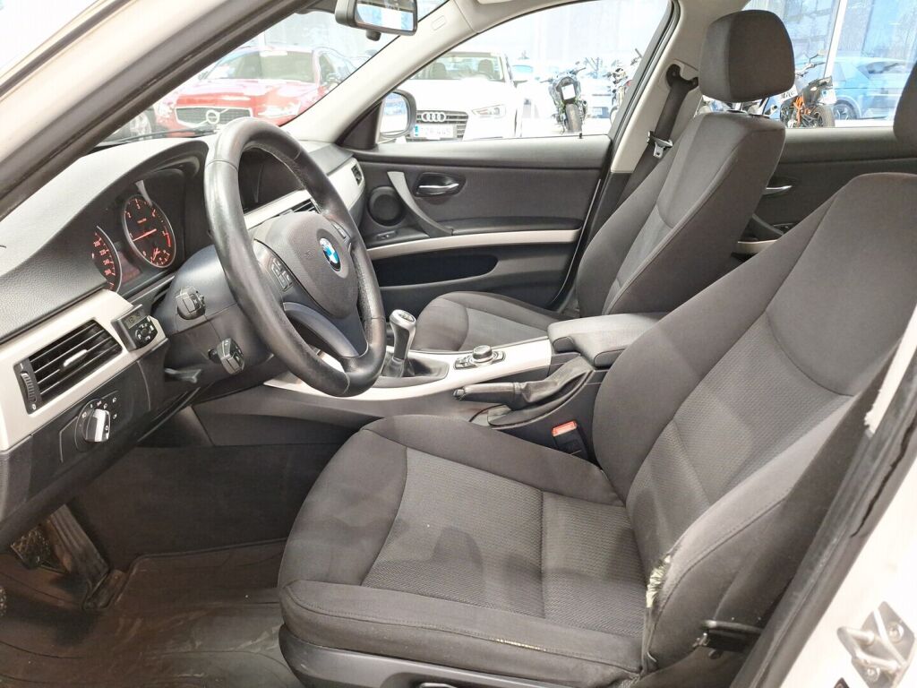 BMW 318 2011 Valkoinen