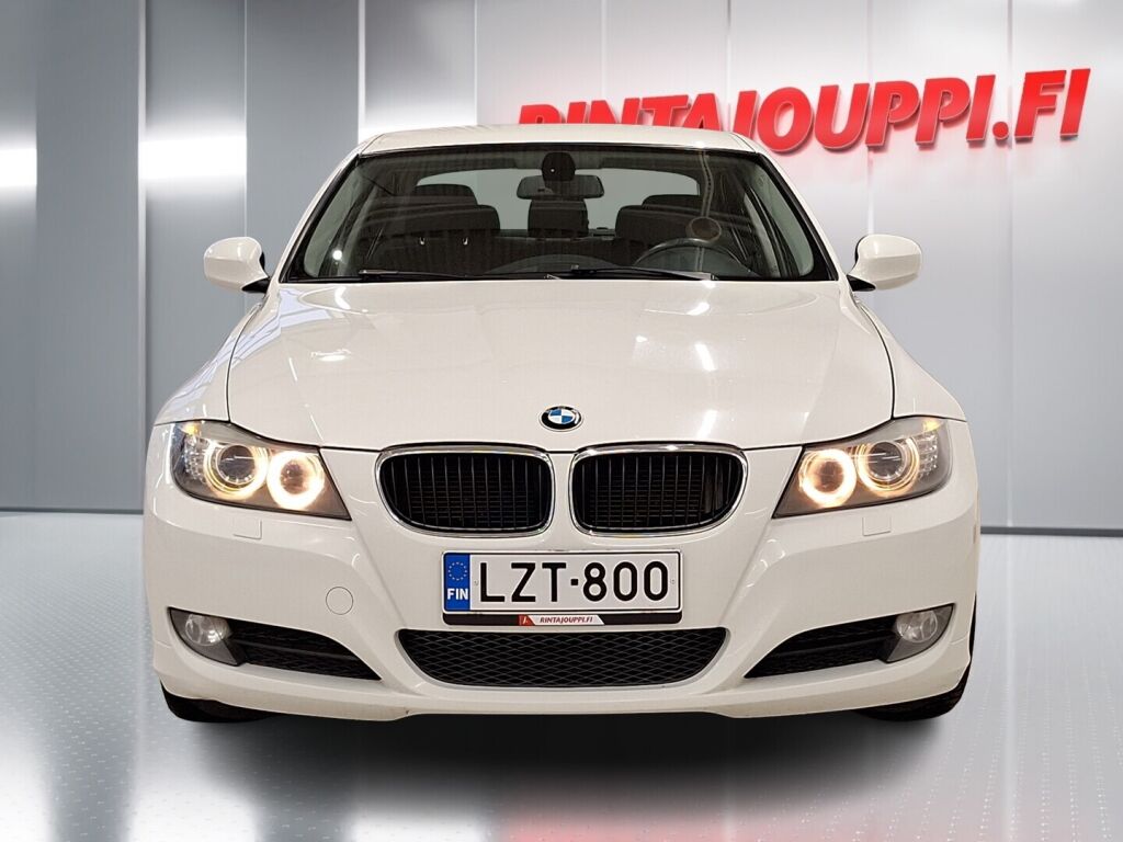 BMW 318 2011 Valkoinen