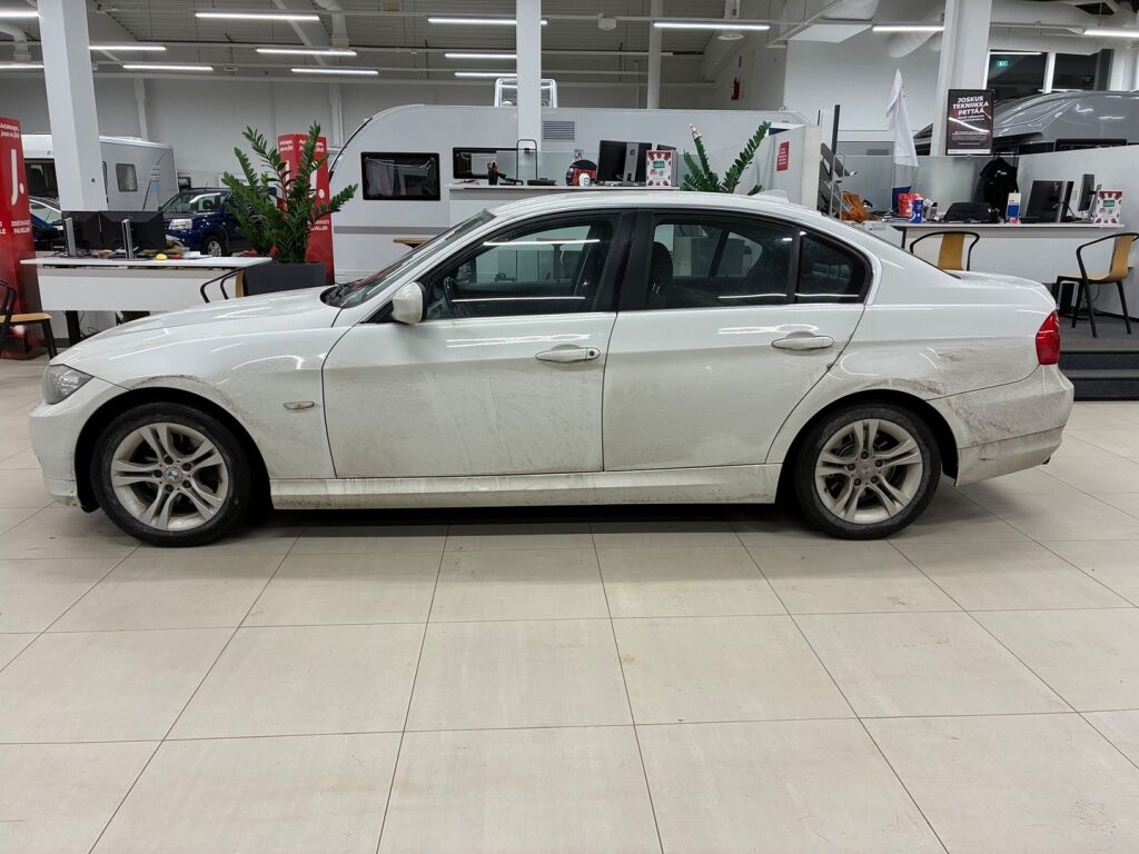 BMW 318 2011 Valkoinen