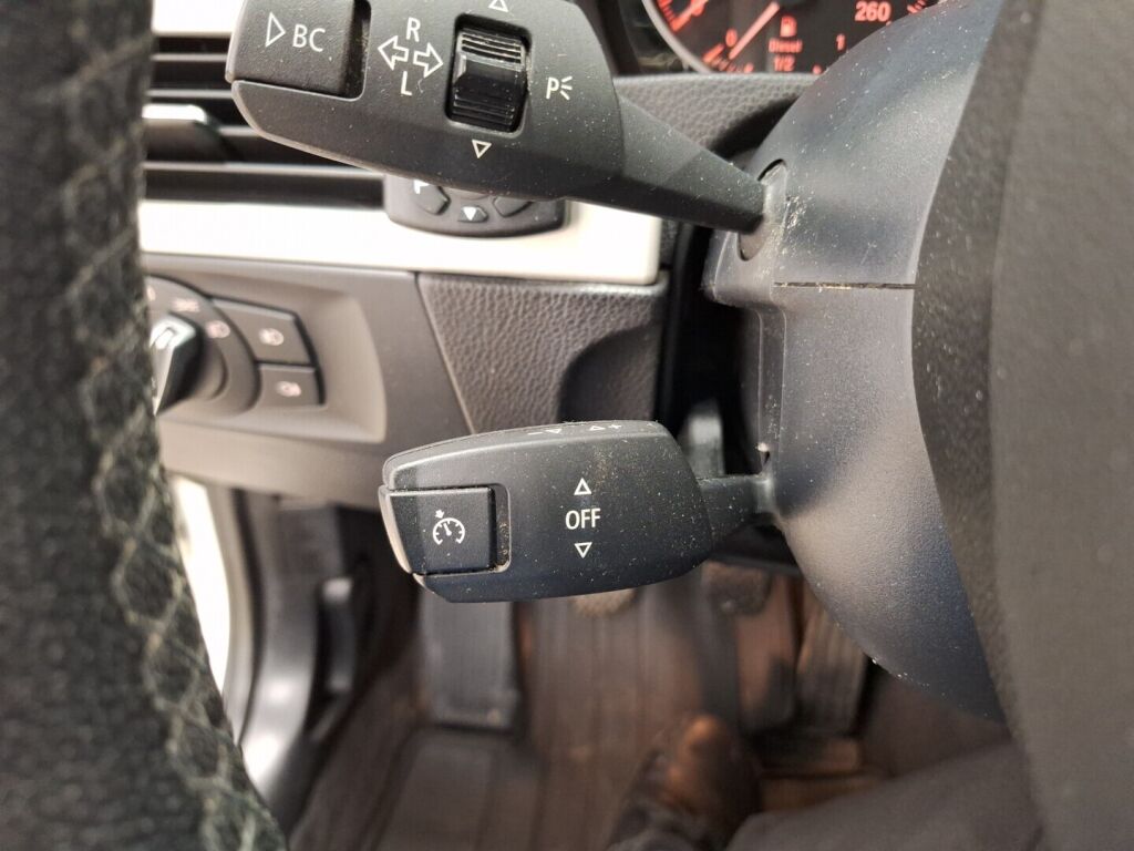 BMW 318 2011 Valkoinen