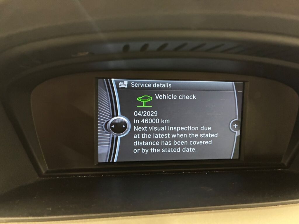 BMW 318 2011 Valkoinen