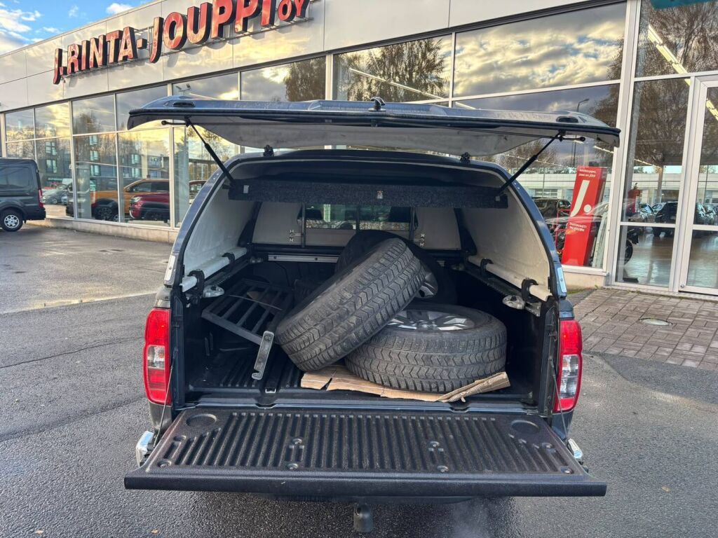 Nissan Navara 2011 Harmaa