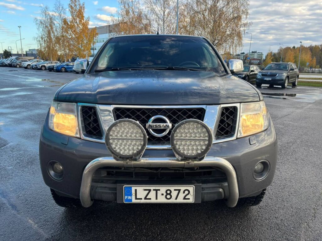Nissan Navara 2011 Harmaa