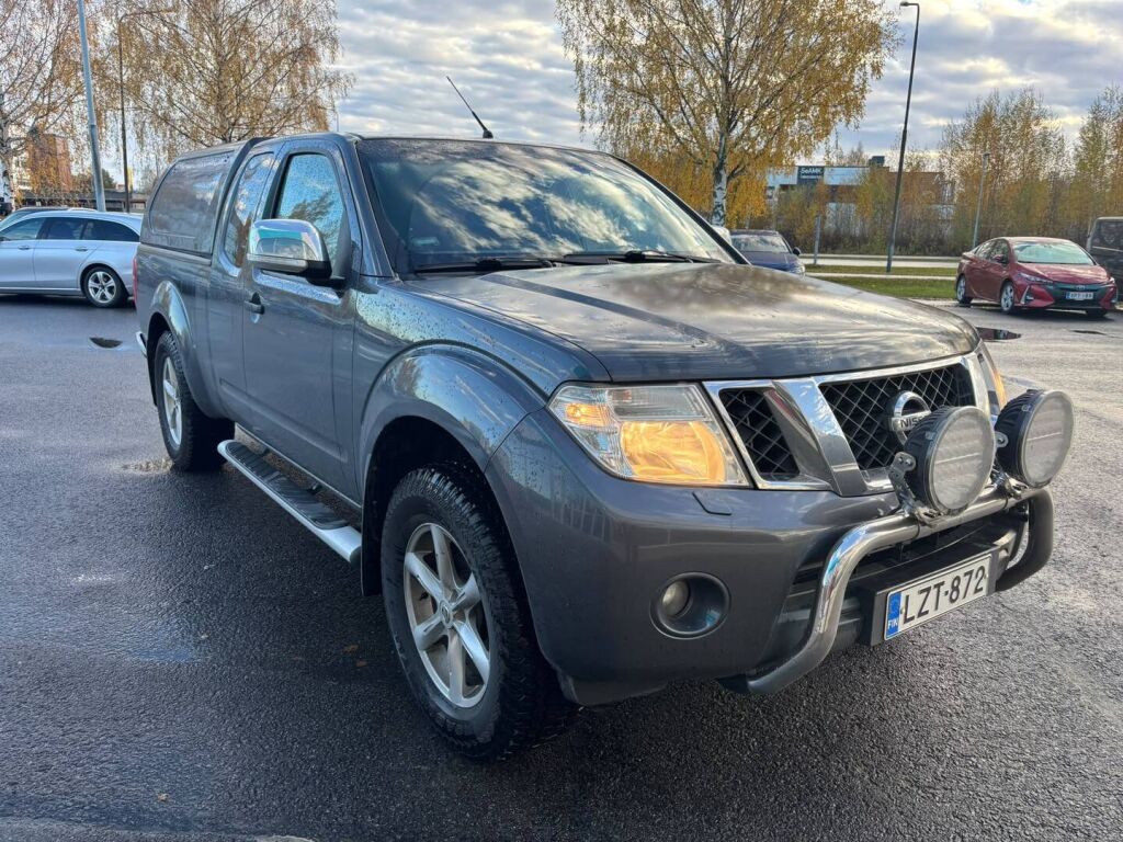 Nissan Navara 2011 Harmaa