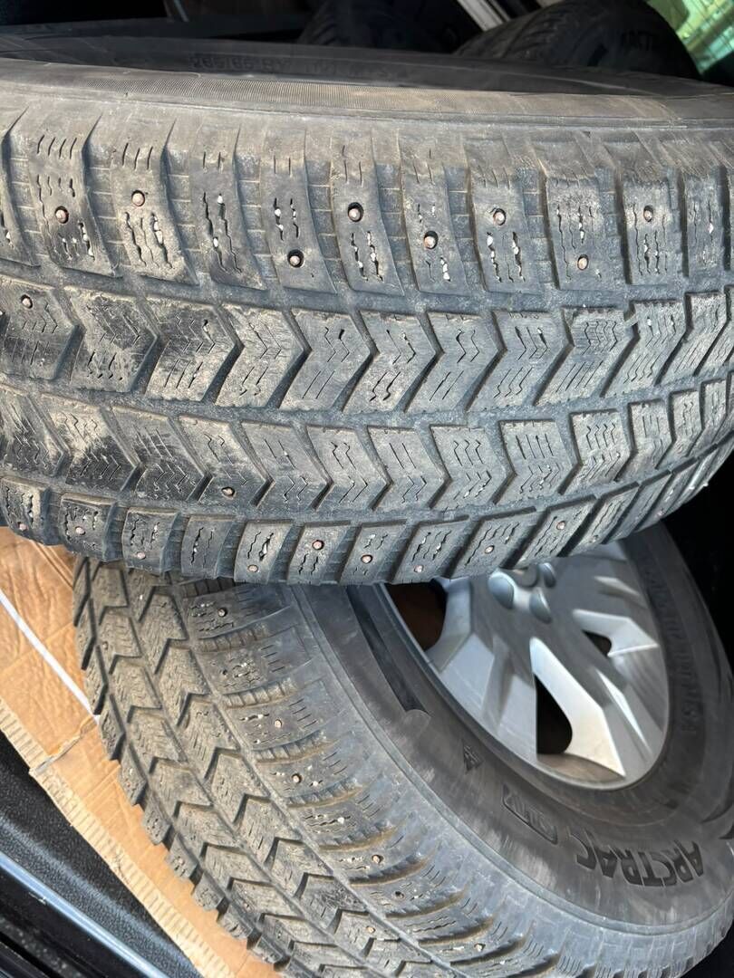 Nissan Navara 2011 Harmaa