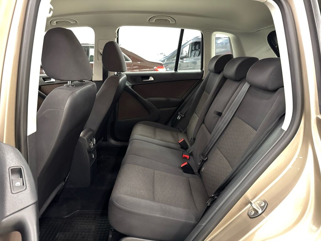 Volkswagen Tiguan 2012 Ruskea (beige)