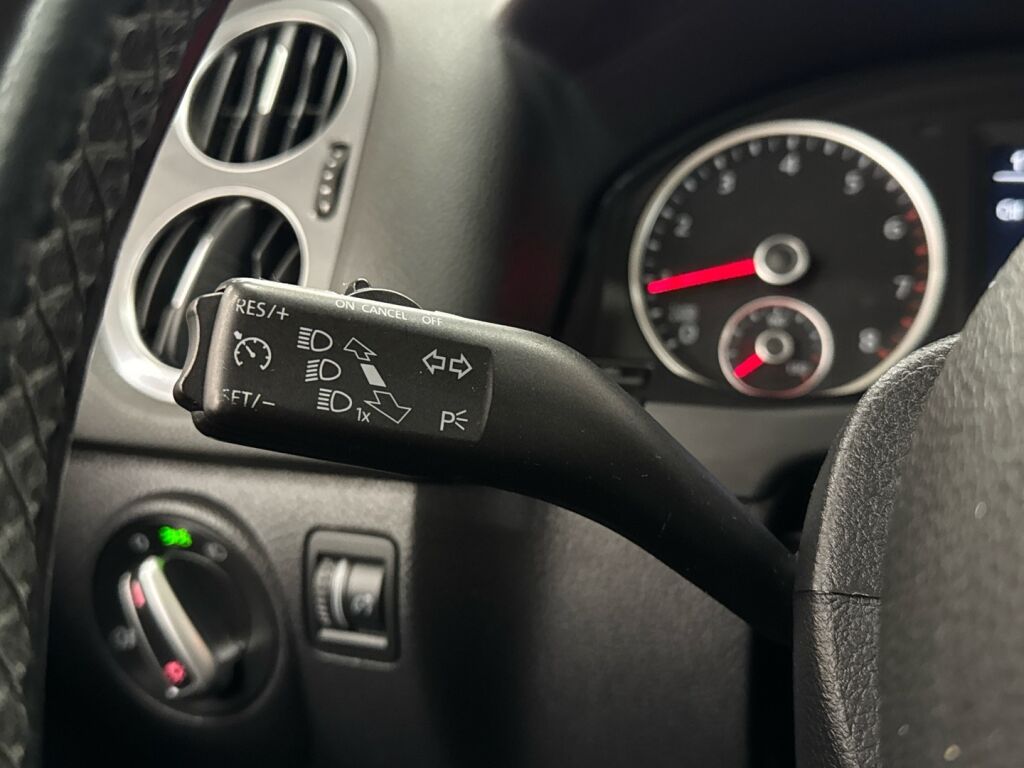 Volkswagen Tiguan 2012 Ruskea (beige)