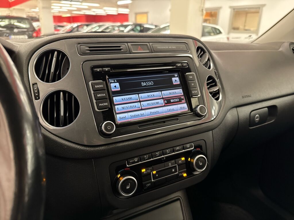 Volkswagen Tiguan 2012 Ruskea (beige)