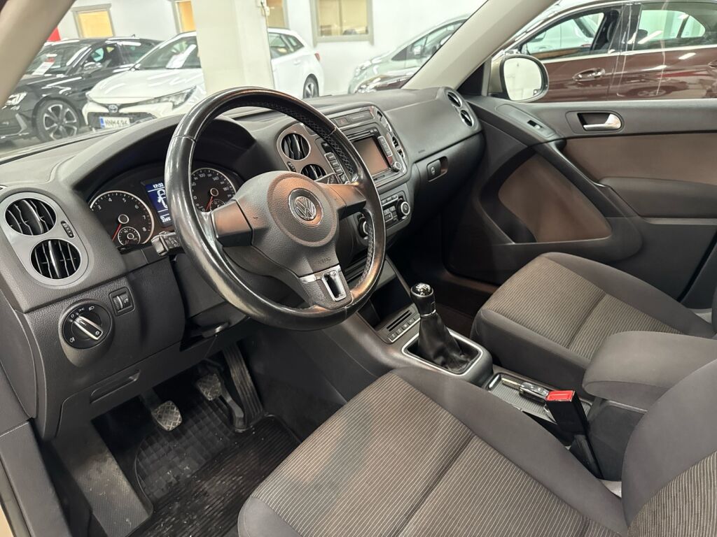 Volkswagen Tiguan 2012 Ruskea (beige)