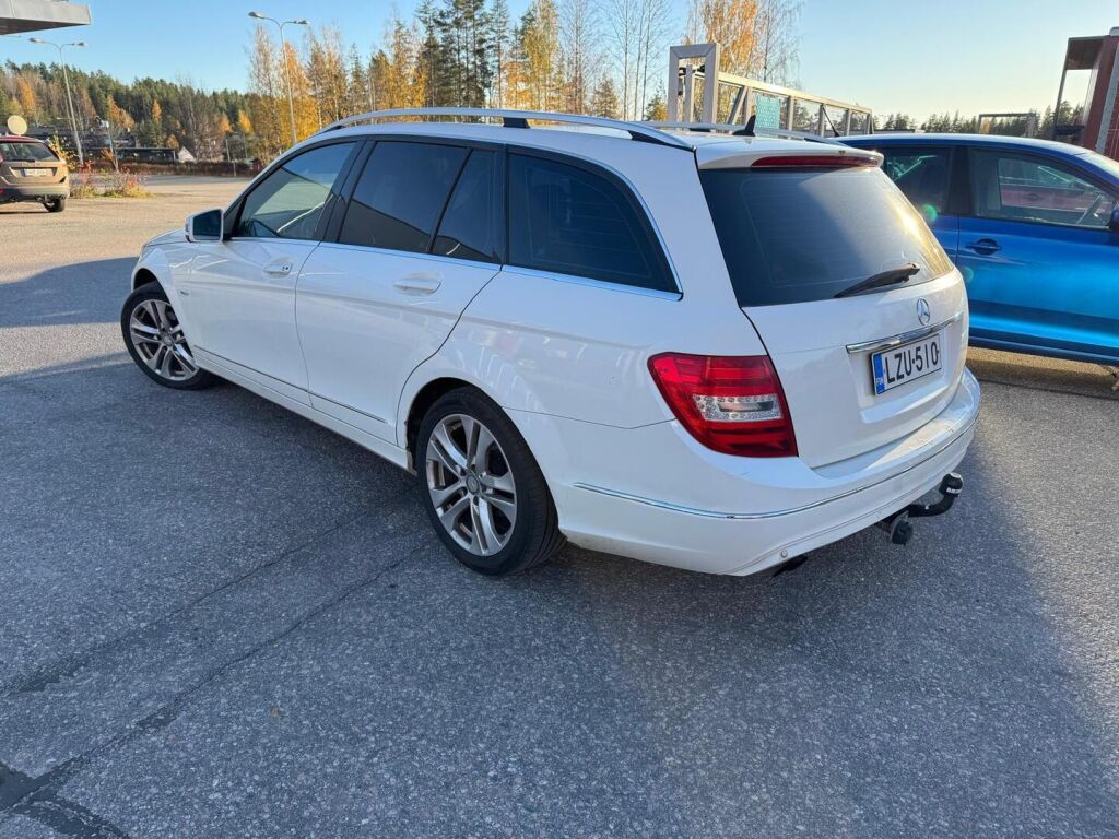 Mercedes-Benz C 2012 Valkoinen
