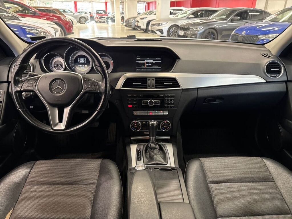 Mercedes-Benz C 2012 Valkoinen
