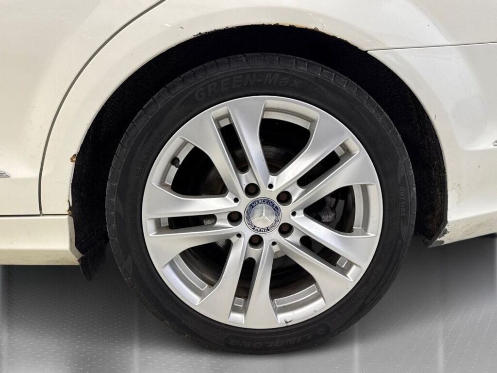 Mercedes-Benz C 2012 Valkoinen