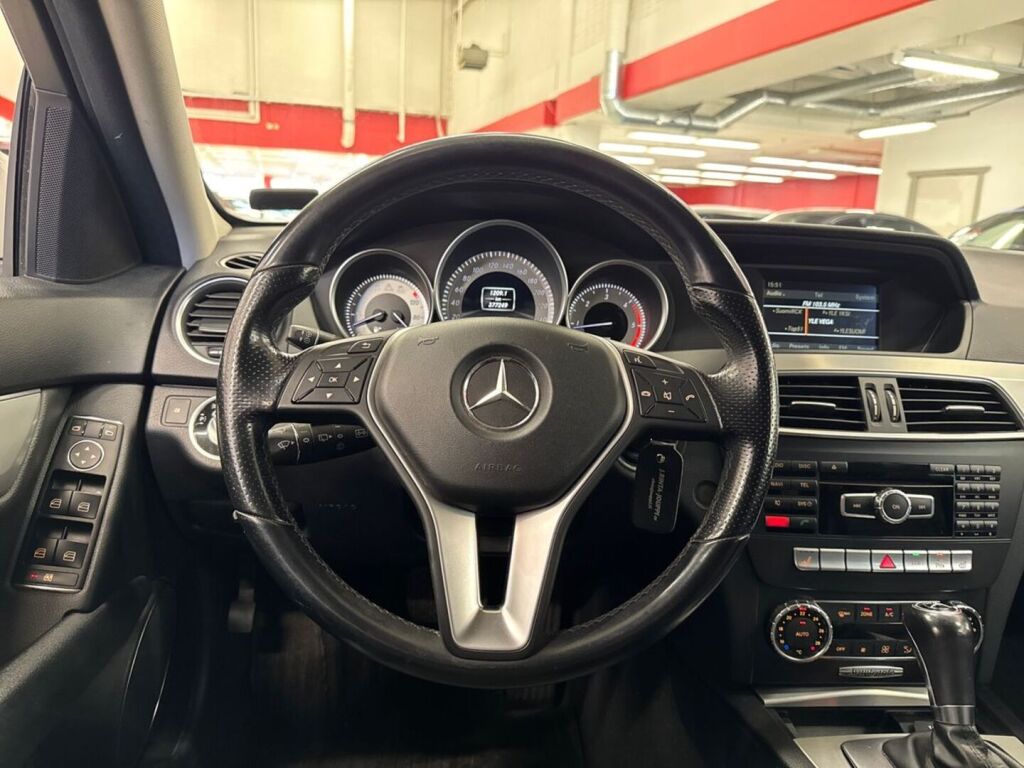 Mercedes-Benz C 2012 Valkoinen