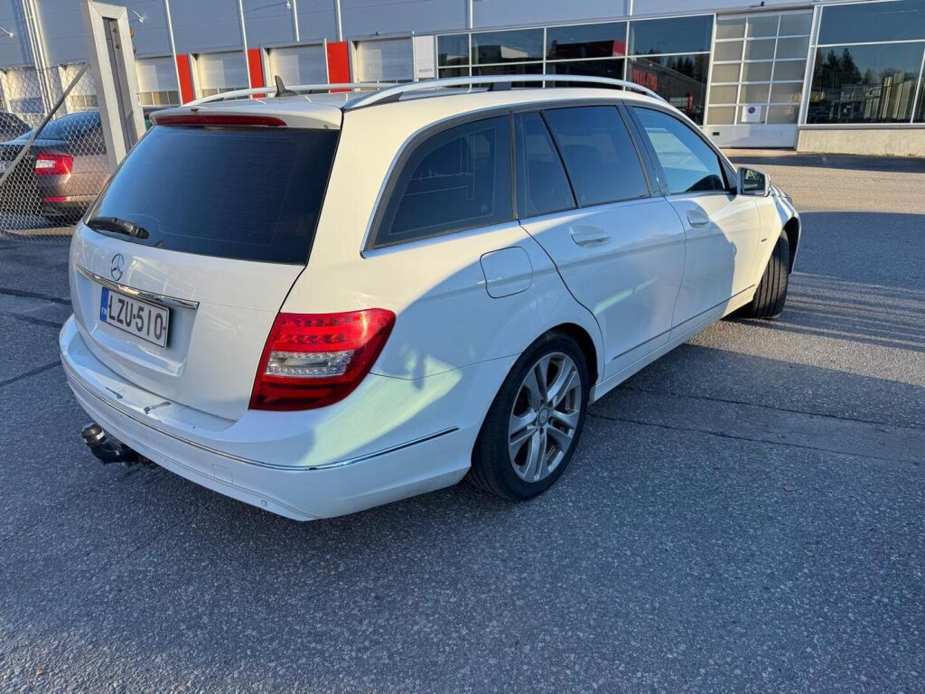 Mercedes-Benz C 2012 Valkoinen