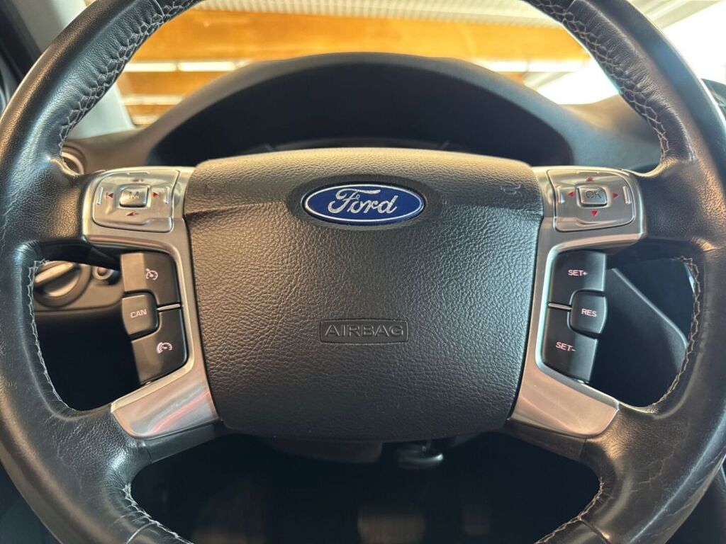 Ford Mondeo 2012 Musta