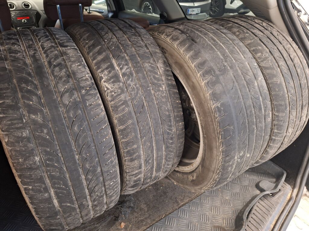 Ford Mondeo 2012 Musta