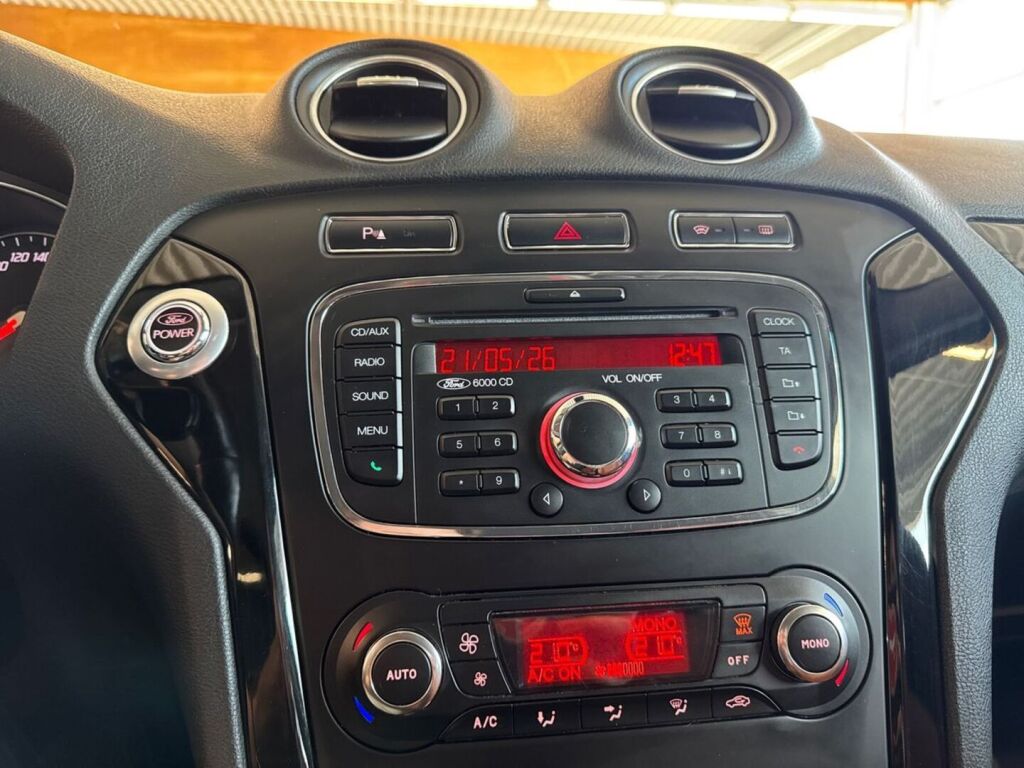 Ford Mondeo 2012 Musta
