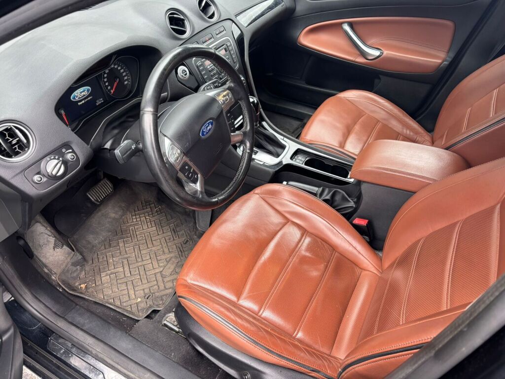 Ford Mondeo 2012 Musta