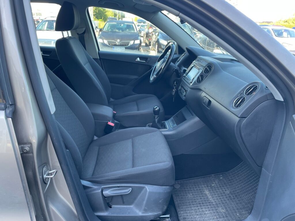 Volkswagen Tiguan 2012 Ruskea (beige)