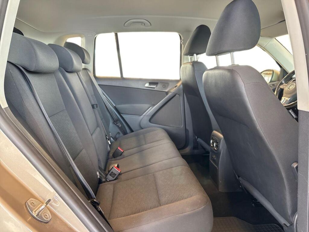 Volkswagen Tiguan 2012 Ruskea (beige)
