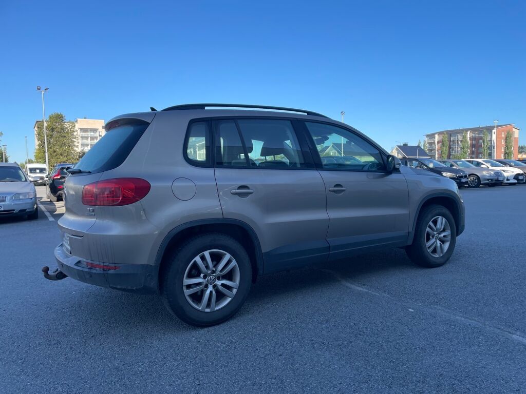Volkswagen Tiguan 2012 Ruskea (beige)