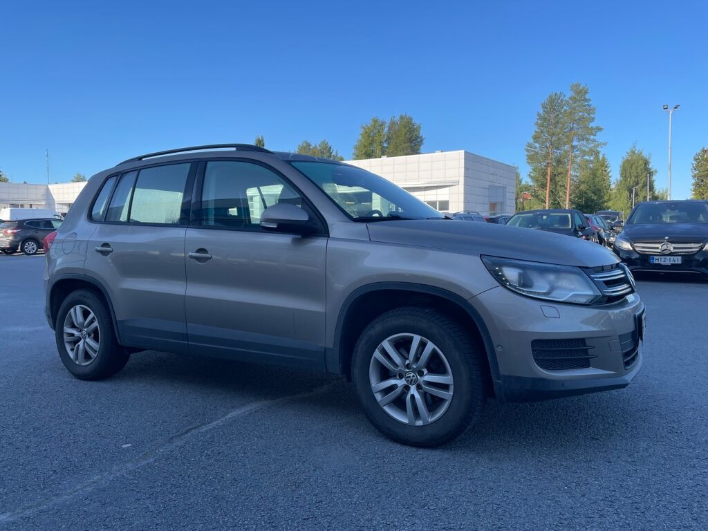 Volkswagen Tiguan 2012 Ruskea (beige)