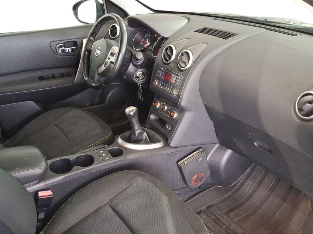 Nissan Qashqai 2012 Hopea