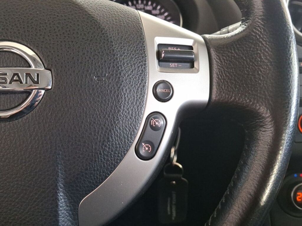 Nissan Qashqai 2012 Hopea