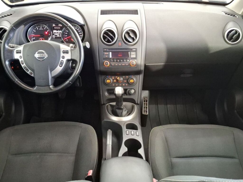 Nissan Qashqai 2012 Hopea