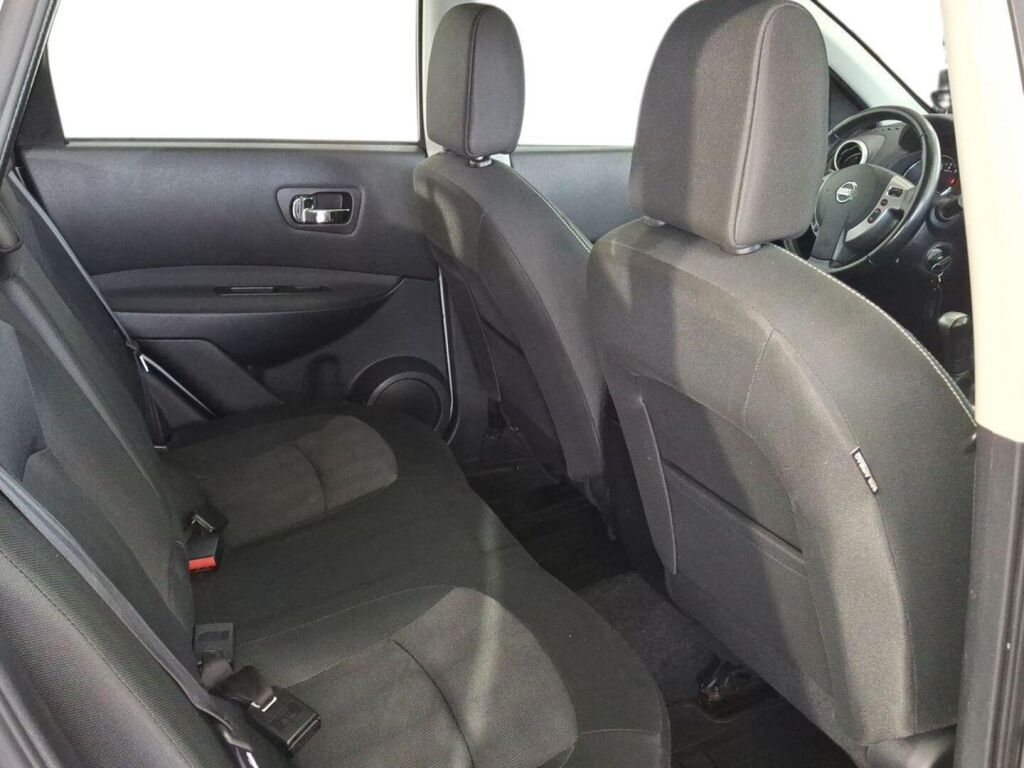 Nissan Qashqai 2012 Hopea
