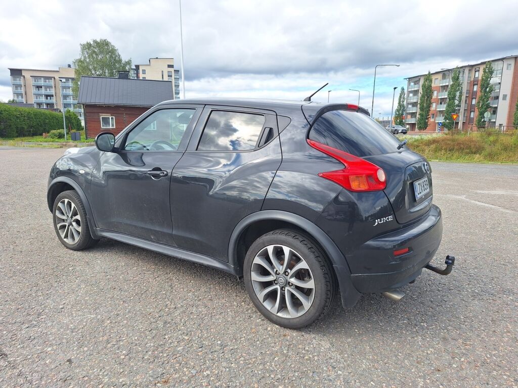 Nissan Juke 2012 Musta
