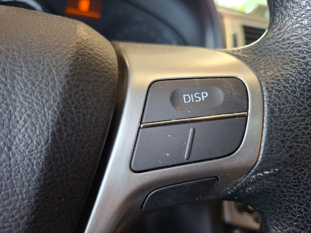 Toyota Avensis 2012 Harmaa