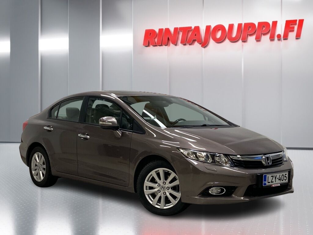 Honda Civic 2012 Ruskea (beige)