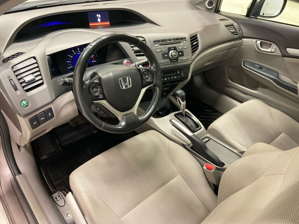 Honda Civic 2012 Ruskea (beige)