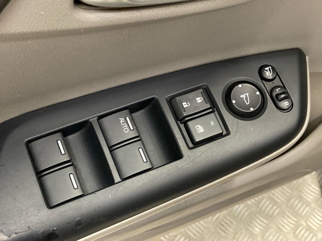 Honda Civic 2012 Ruskea (beige)