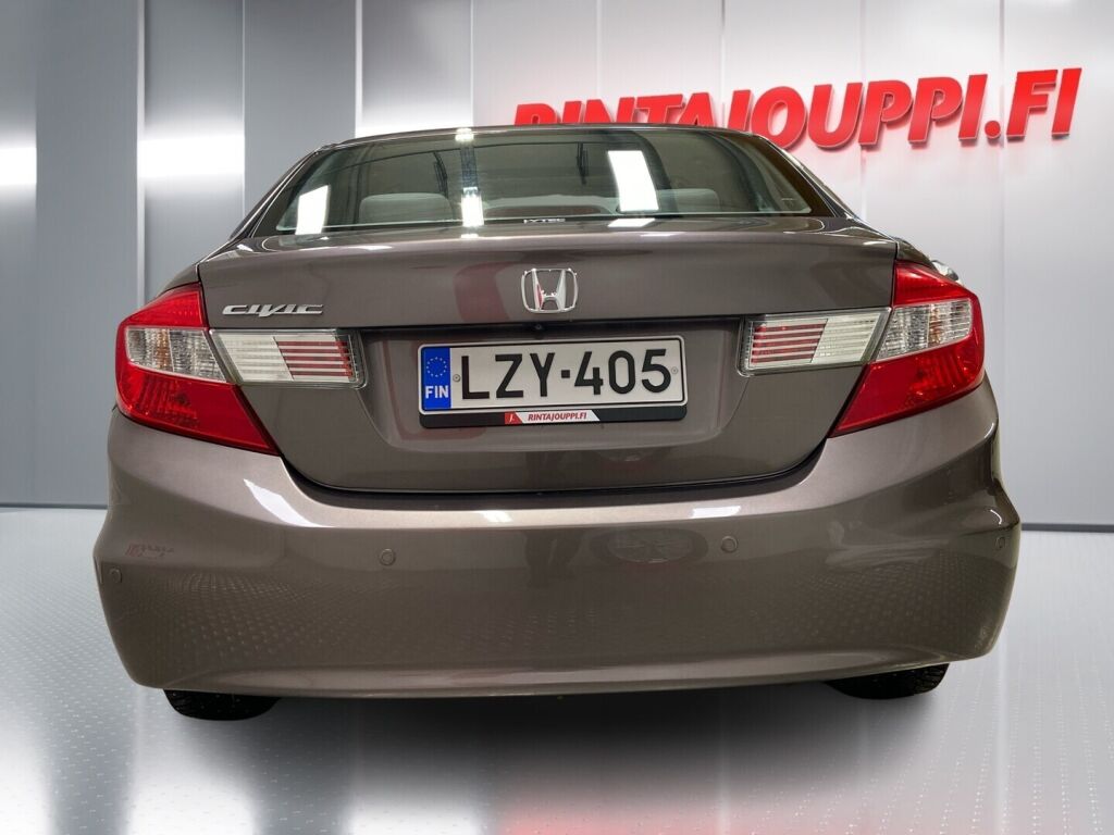 Honda Civic 2012 Ruskea (beige)