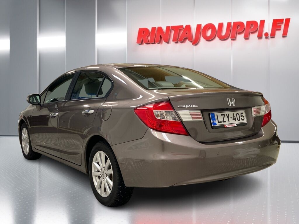 Honda Civic 2012 Ruskea (beige)