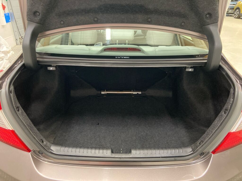 Honda Civic 2012 Ruskea (beige)