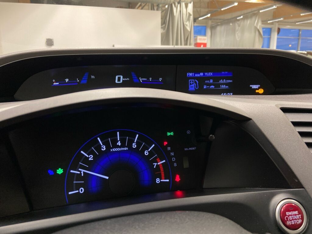 Honda Civic 2012 Ruskea (beige)