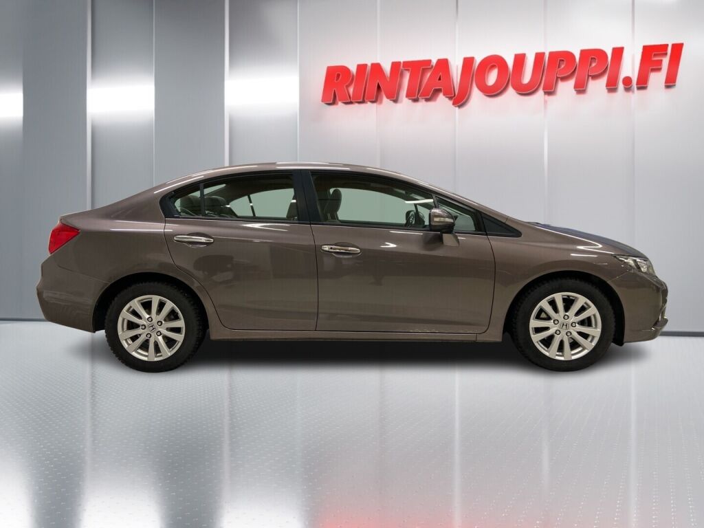 Honda Civic 2012 Ruskea (beige)