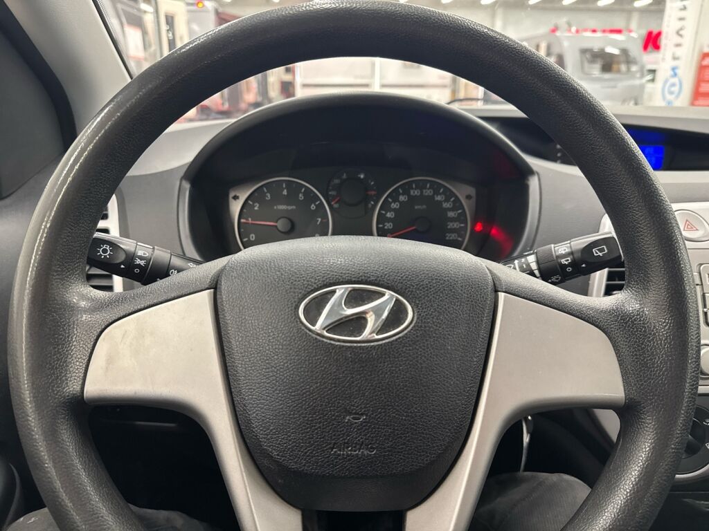 Hyundai i20 2012 Punainen