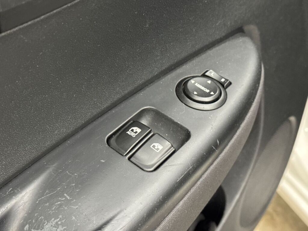 Hyundai i20 2012 Valkoinen